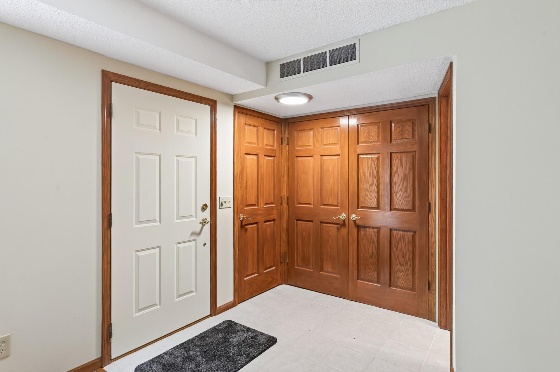 View of Residential at 18661 Clear View Court, Minnetonka MN 55345, Minnetonka (3 of 39) - Mike Wilen | Minnesota Team Real Estate