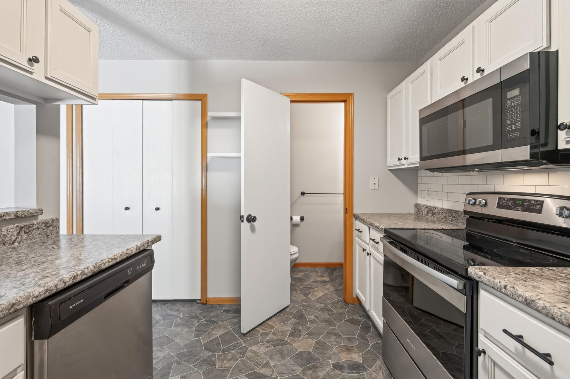 View of Residential at 14756 Excelsior Lane #15, Apple Valley MN 55124, Apple Valley (17 of 27) - Mike Wilen | Minnesota Team Real Estate