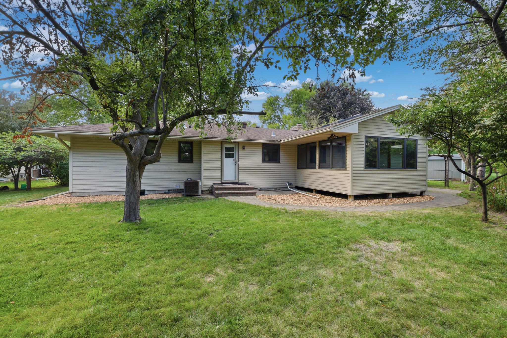 View of Residential at 10133 Johnson Circle, Bloomington MN 55437, Bloomington (26 of 29) - Mike Wilen | Minnesota Team Real Estate