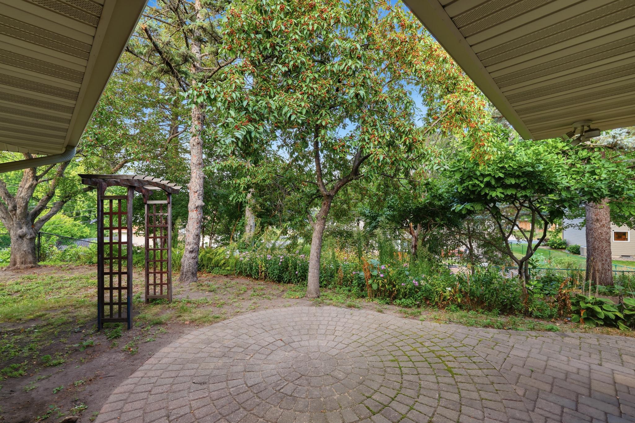 View of Residential at 10133 Johnson Circle, Bloomington MN 55437, Bloomington (25 of 29) - Mike Wilen | Minnesota Team Real Estate