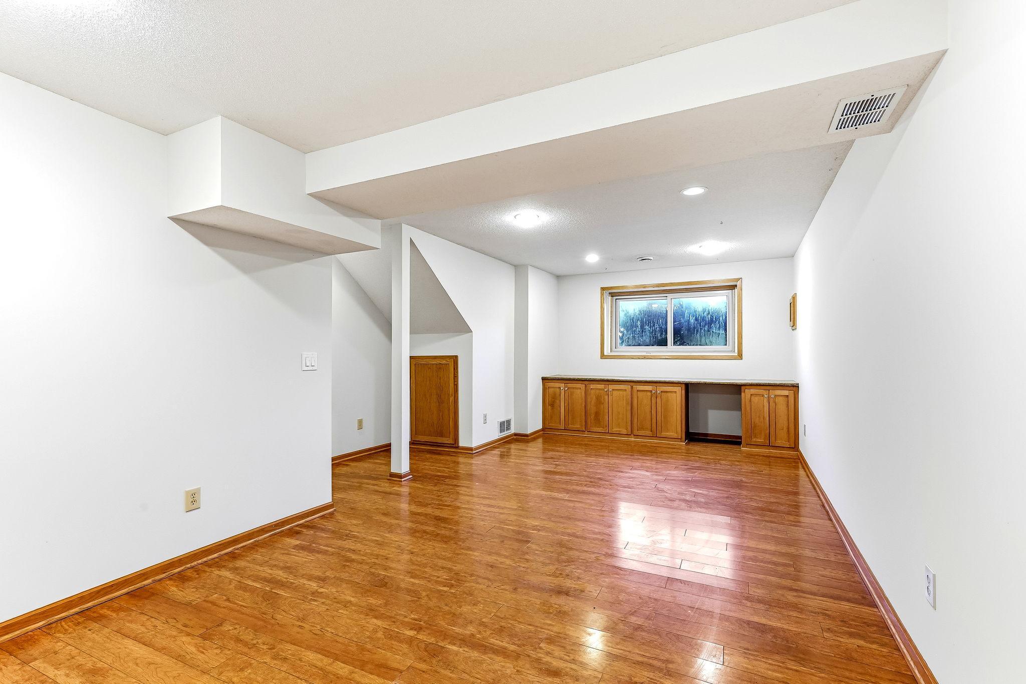 View of Residential at 762 Elrene Court, Eagan MN 55123, Eagan (18 of 30) - Mike Wilen | Minnesota Team Real Estate