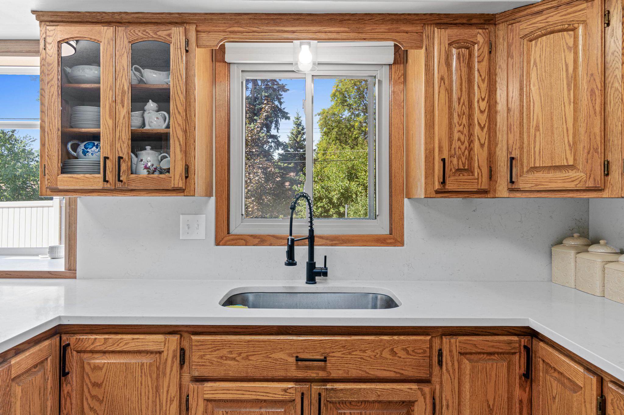 View of Residential at 6810 Brookview Drive, Fridley MN 55432, Fridley (10 of 32) - Mike Wilen | Minnesota Team Real Estate