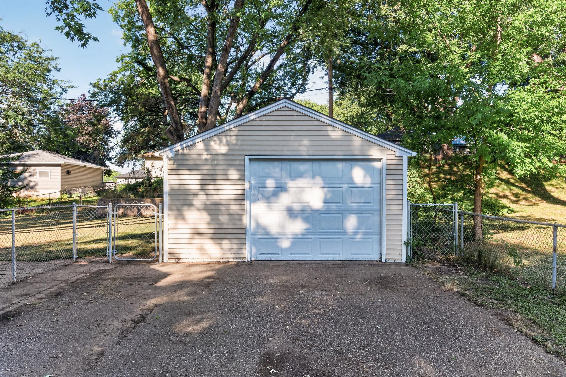 View of Residential at 180 Grenadier Avenue, Oakdale MN 55128, Oakdale (29 of 40) - Mike Wilen | Minnesota Team Real Estate