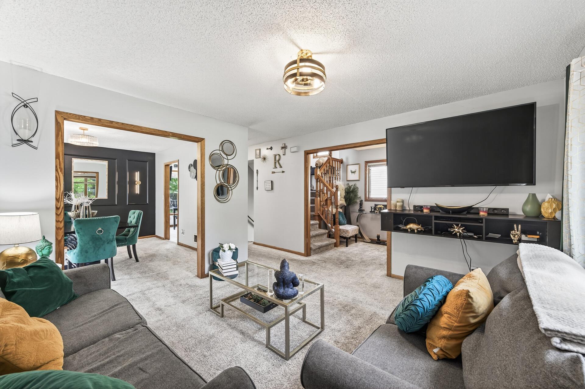 View of Residential at 2505 Dupont Avenue, Minneapolis MN 55411, Minneapolis (5 of 15) - Mike Wilen | Minnesota Team Real Estate