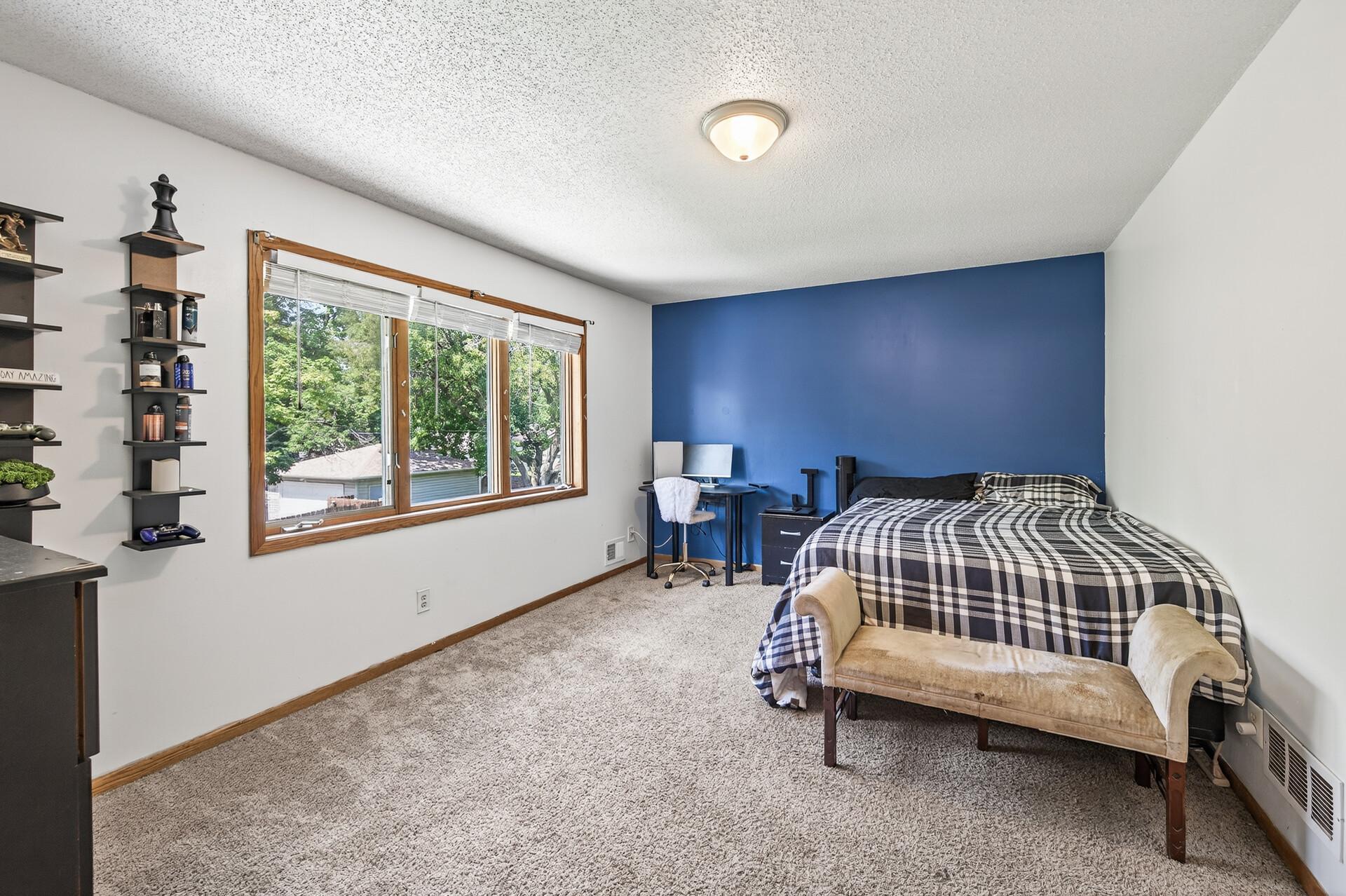 View of Residential at 2505 Dupont Avenue, Minneapolis MN 55411, Minneapolis (11 of 15) - Mike Wilen | Minnesota Team Real Estate