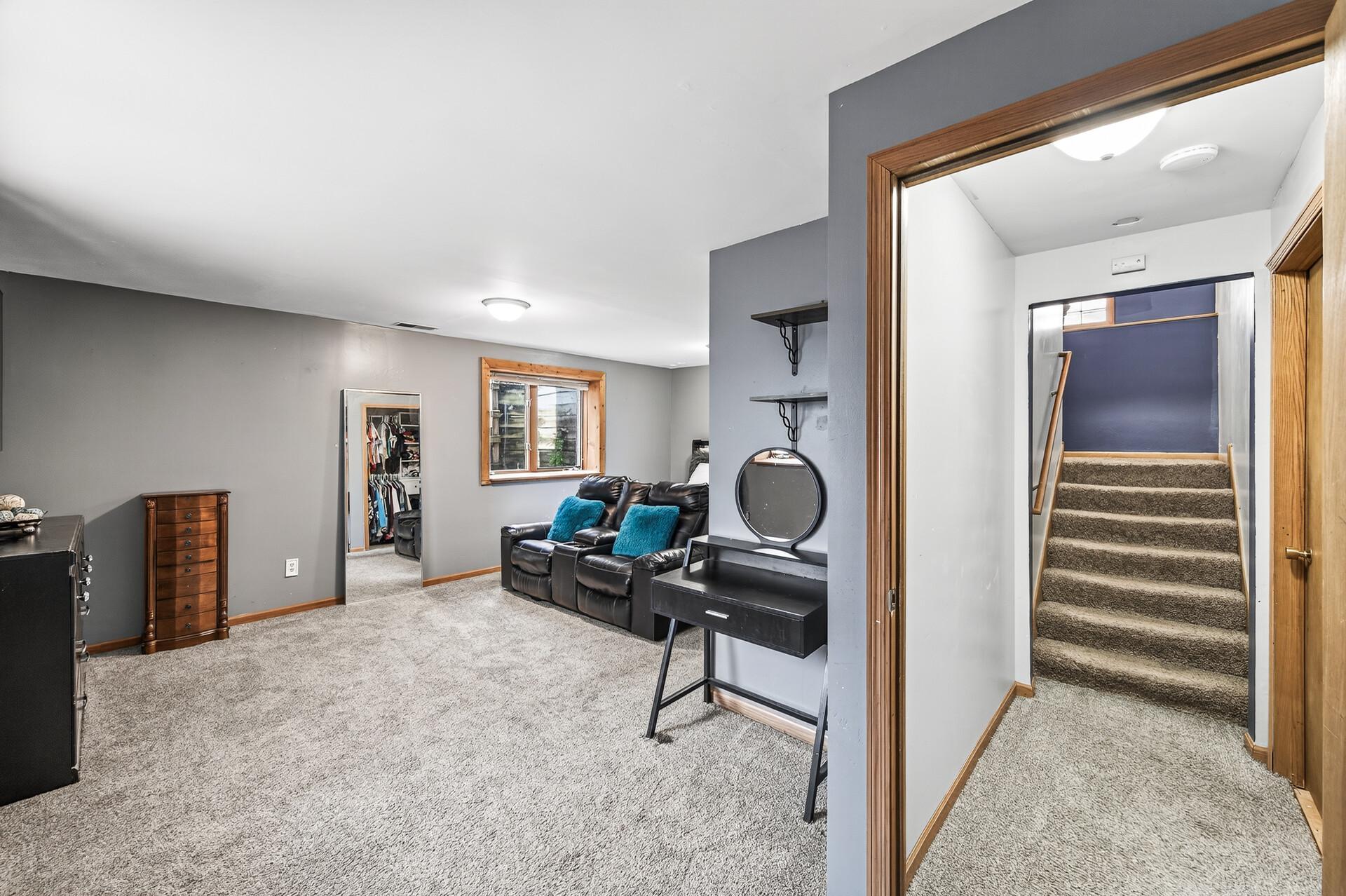 View of Residential at 2505 Dupont Avenue, Minneapolis MN 55411, Minneapolis (13 of 15) - Mike Wilen | Minnesota Team Real Estate