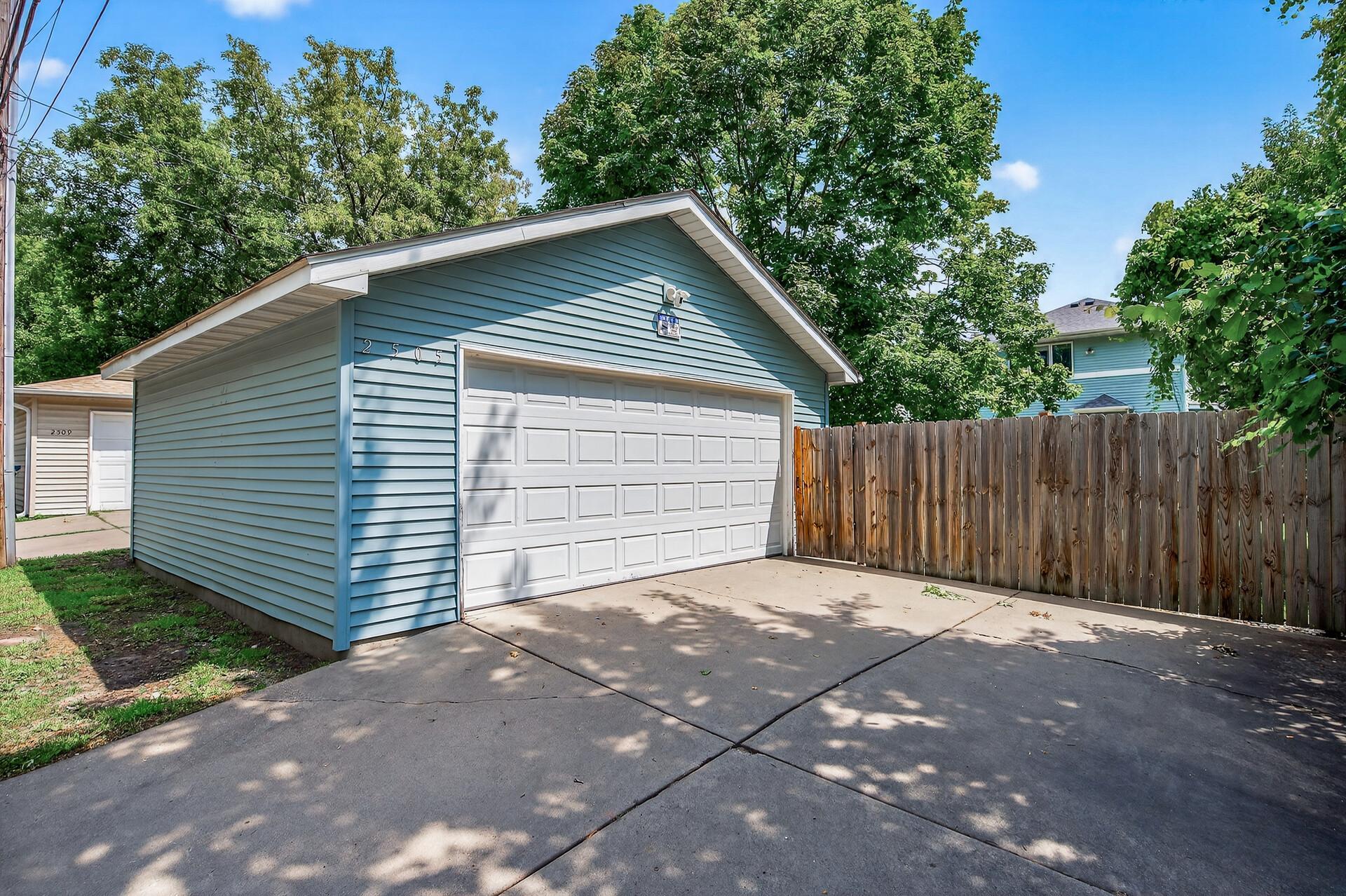 View of Residential at 2505 Dupont Avenue, Minneapolis MN 55411, Minneapolis (15 of 15) - Mike Wilen | Minnesota Team Real Estate