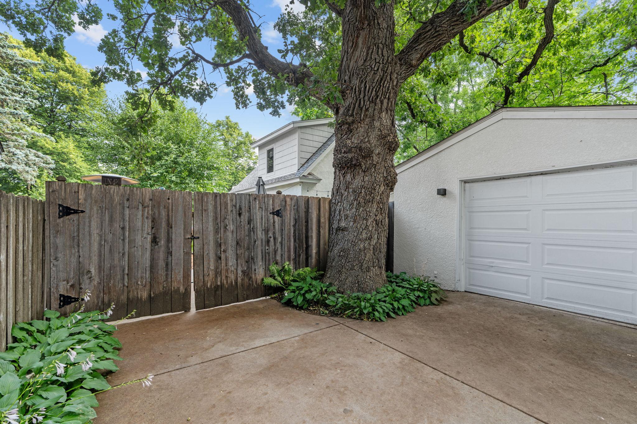 View of Residential at 1830 Hewitt Avenue, Saint Paul MN 55104, Saint Paul (38 of 39) - Mike Wilen | Minnesota Team Real Estate
