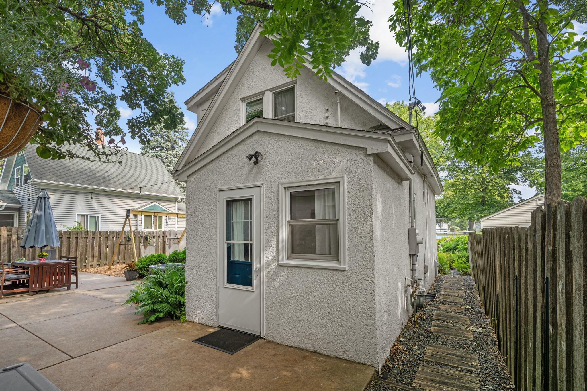 View of Residential at 1830 Hewitt Avenue, Saint Paul MN 55104, Saint Paul (37 of 39) - Mike Wilen | Minnesota Team Real Estate