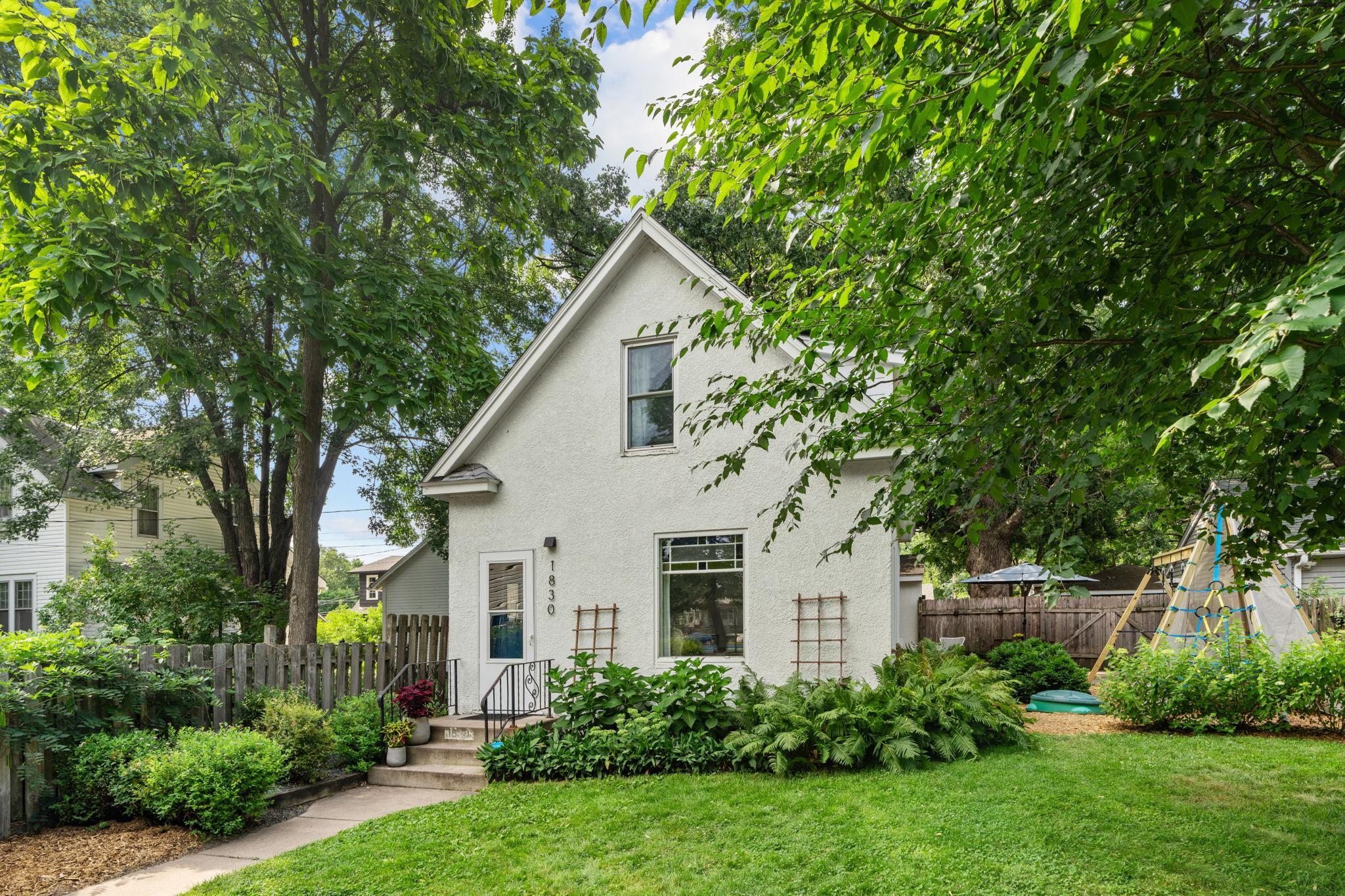 View of Residential at 1830 Hewitt Avenue, Saint Paul MN 55104, Saint Paul (2 of 39) - Mike Wilen | Minnesota Team Real Estate