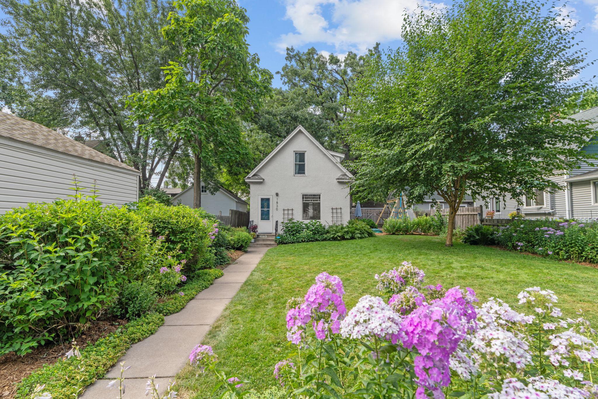 View of Single Family at 1830 Hewitt Avenue, Saint Paul - Mike Wilen | Minnesota Team Real Estate