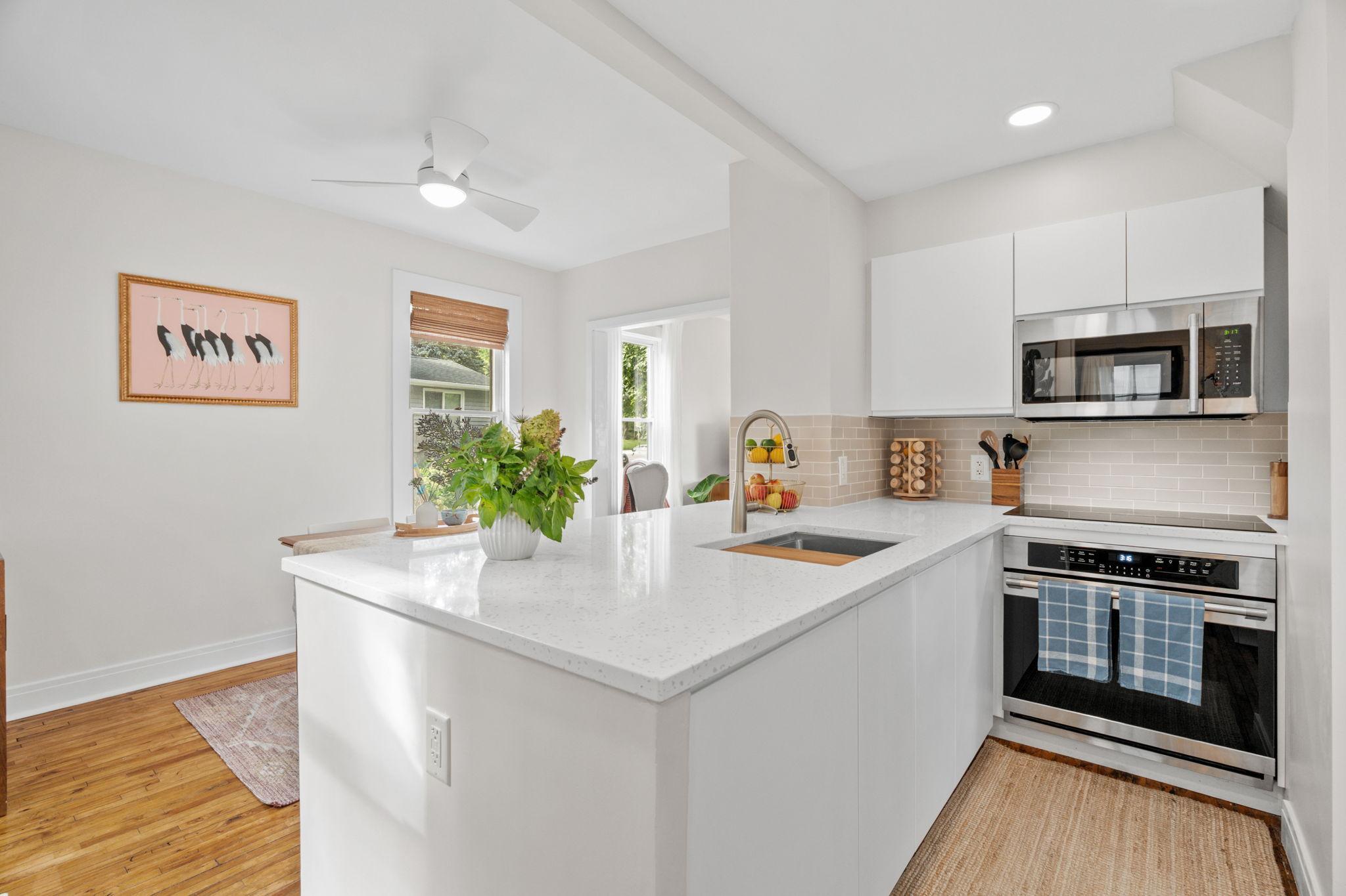 View of Residential at 1830 Hewitt Avenue, Saint Paul MN 55104, Saint Paul (18 of 39) - Mike Wilen | Minnesota Team Real Estate