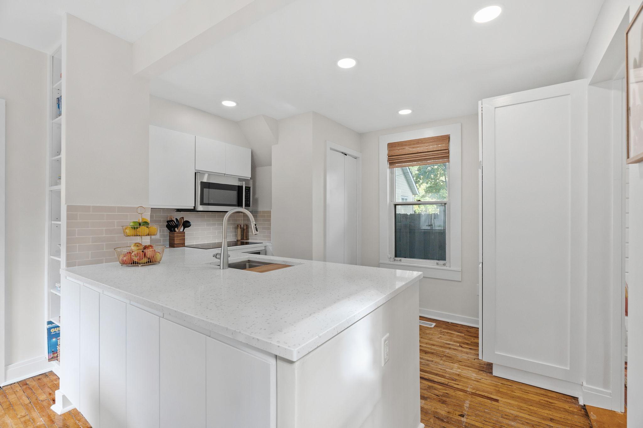 View of Residential at 1830 Hewitt Avenue, Saint Paul MN 55104, Saint Paul (16 of 39) - Mike Wilen | Minnesota Team Real Estate