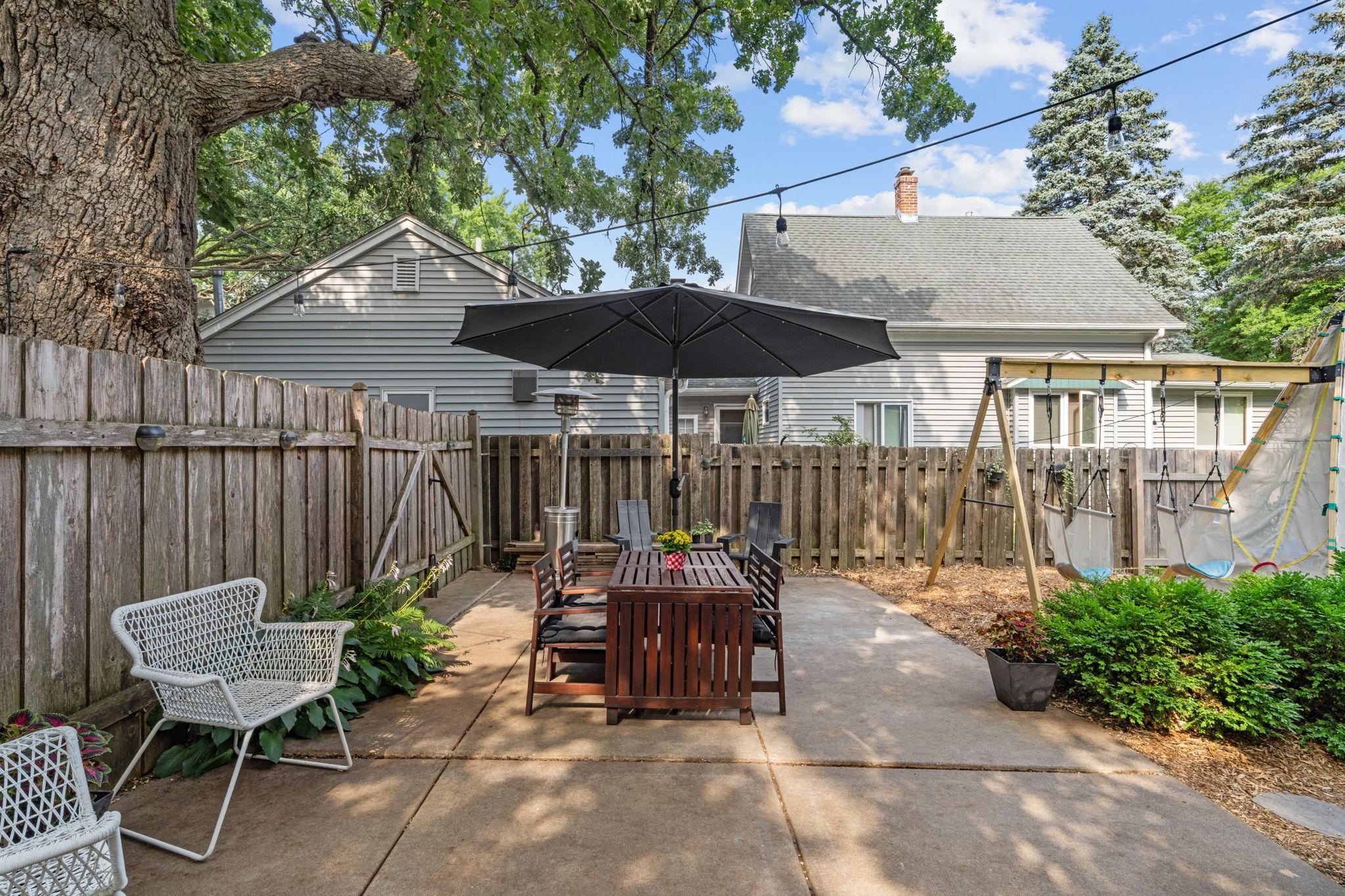 View of Residential at 1830 Hewitt Avenue, Saint Paul MN 55104, Saint Paul (6 of 39) - Mike Wilen | Minnesota Team Real Estate