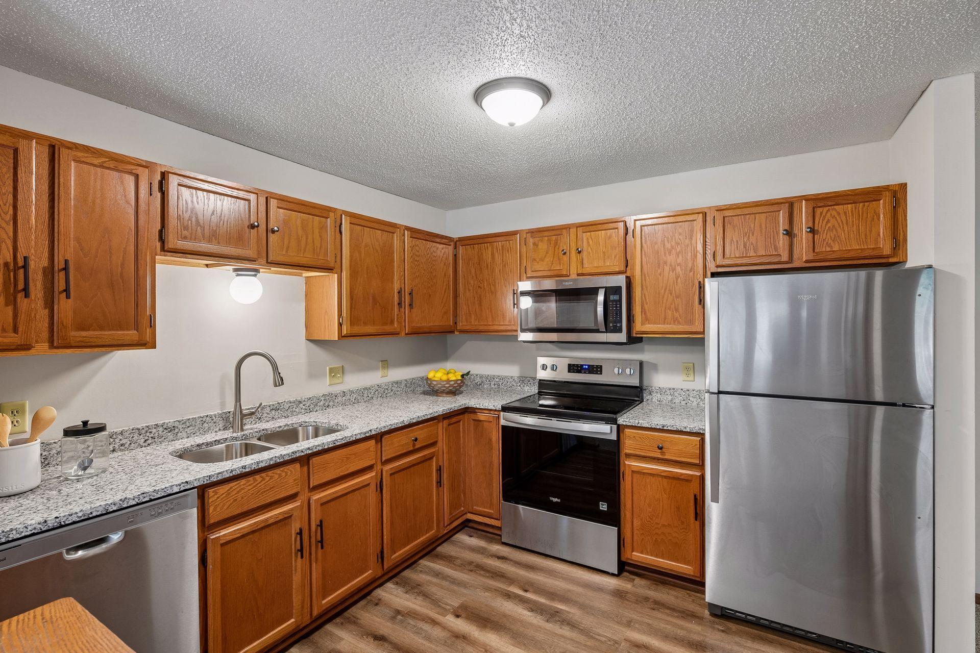 View of Residential at 15275 Lesley Lane, Eden Prairie MN 55346, Eden Prairie (11 of 25) - Mike Wilen | Minnesota Team Real Estate