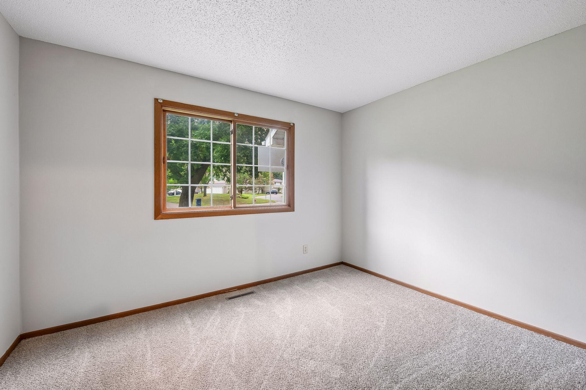 View of Residential at 15275 Lesley Lane, Eden Prairie MN 55346, Eden Prairie (16 of 25) - Mike Wilen | Minnesota Team Real Estate