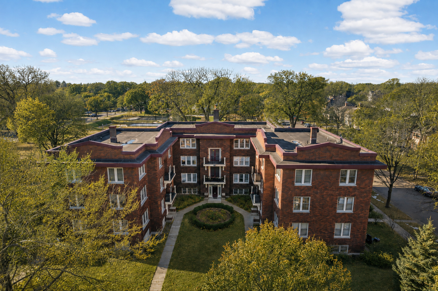 View of (CC) Low Rise (3- Levels) at 127 Lexington Parkway, Saint Paul - Mike Wilen | Minnesota Team Real Estate