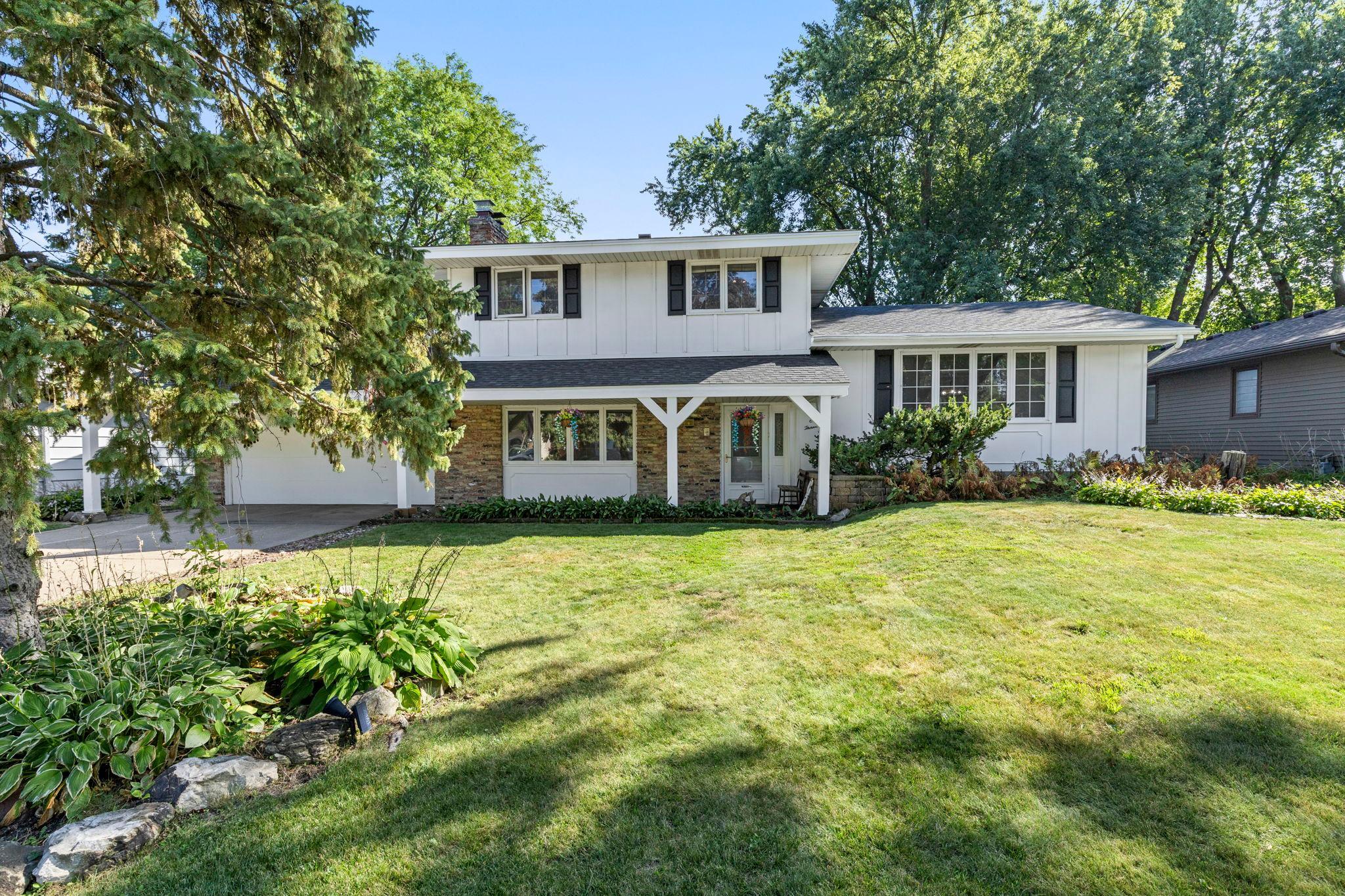 View of Residential at 1000 Tiller Lane, Shoreview MN 55126, Shoreview (2 of 44) - Mike Wilen | Minnesota Team Real Estate
