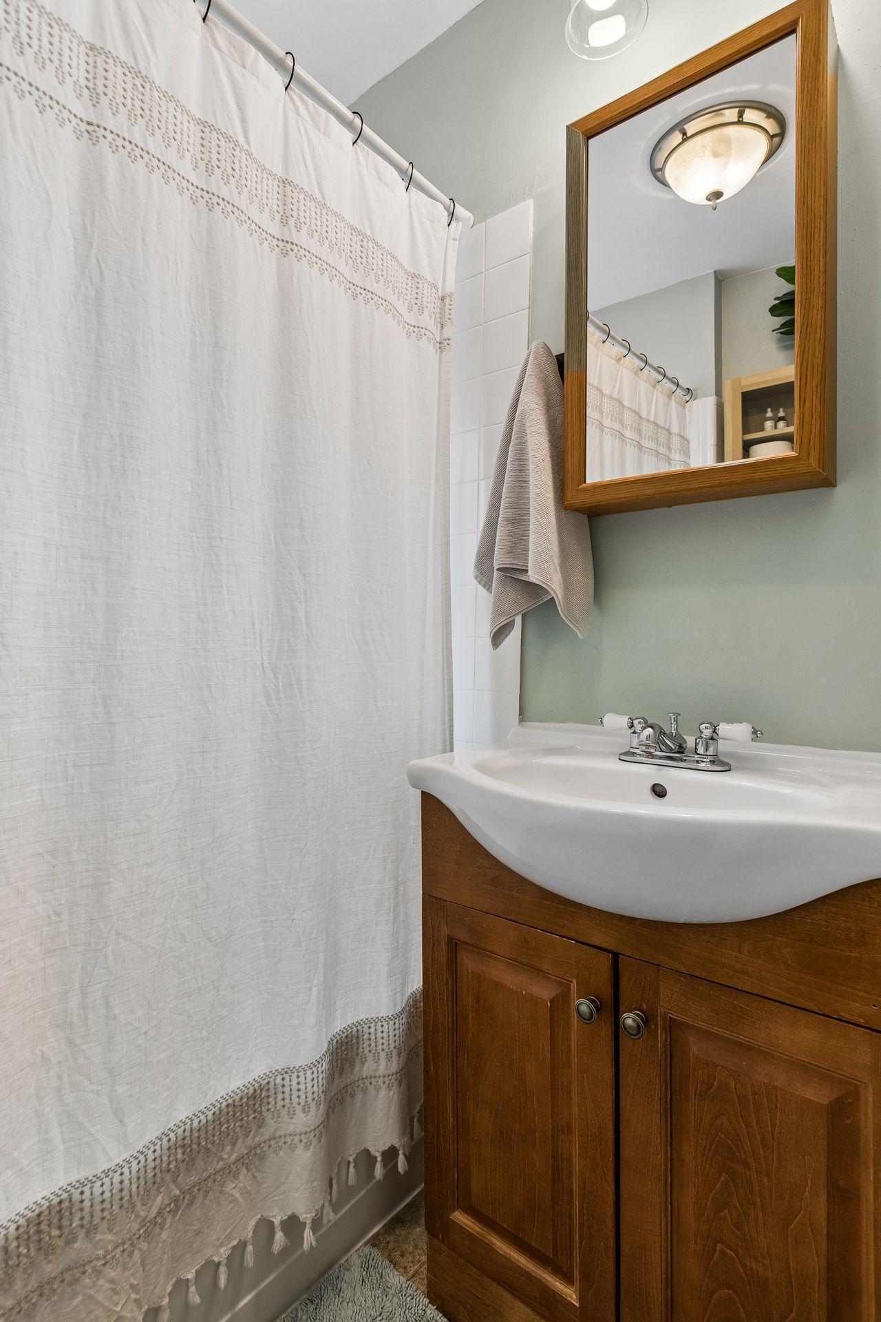 View of Residential at 2523 Arthur Street, Minneapolis MN 55418, Minneapolis (22 of 40) - Mike Wilen | Minnesota Team Real Estate