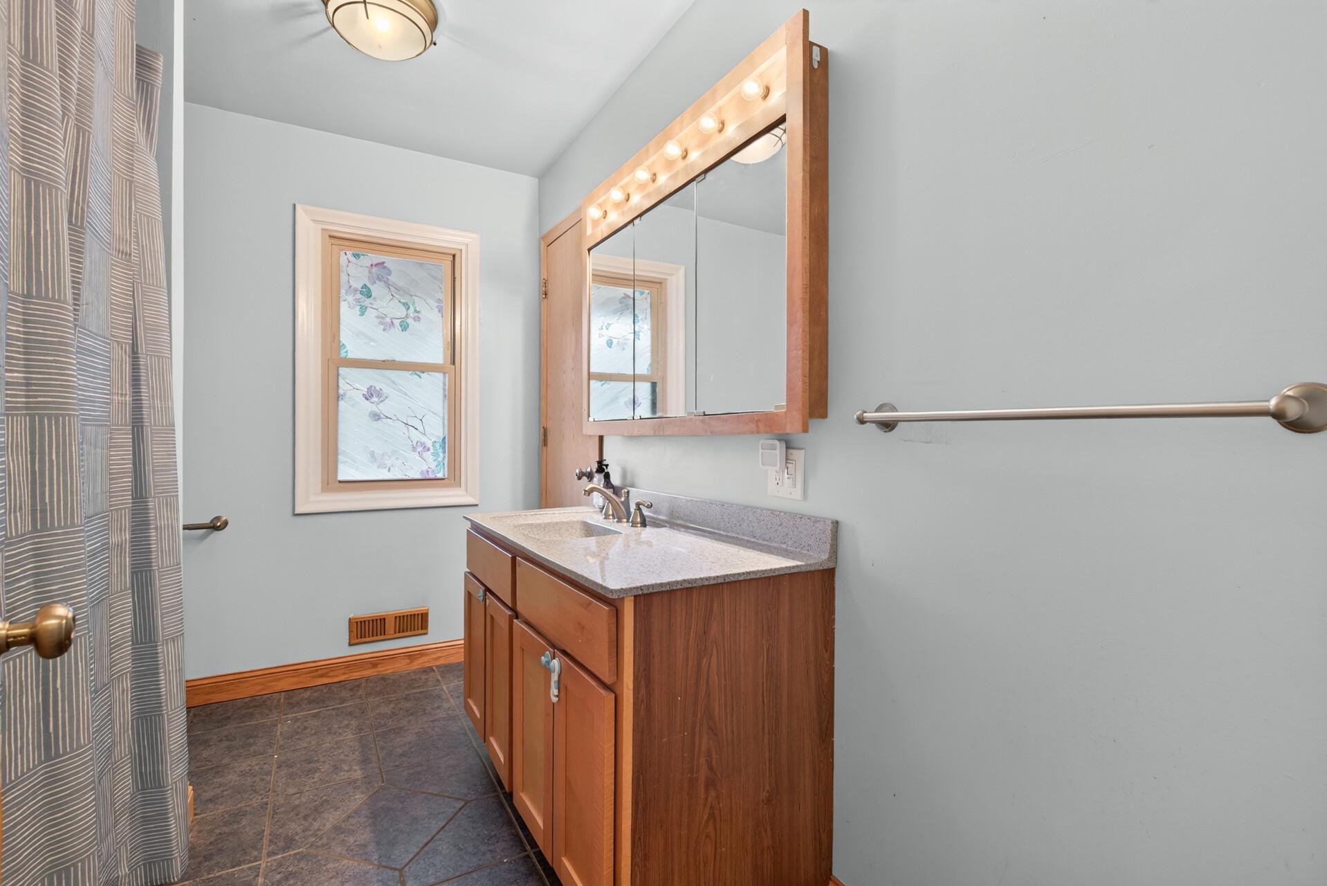View of Residential at 8945 Colfax Avenue, Bloomington MN 55420, Bloomington (17 of 34) - Mike Wilen | Minnesota Team Real Estate