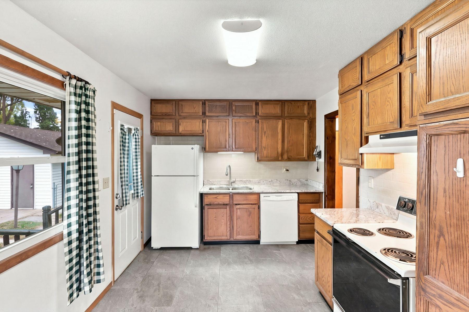 View of Residential at 9087 Northwood Parkway, New Hope MN 55427, New Hope (17 of 37) - Mike Wilen | Minnesota Team Real Estate