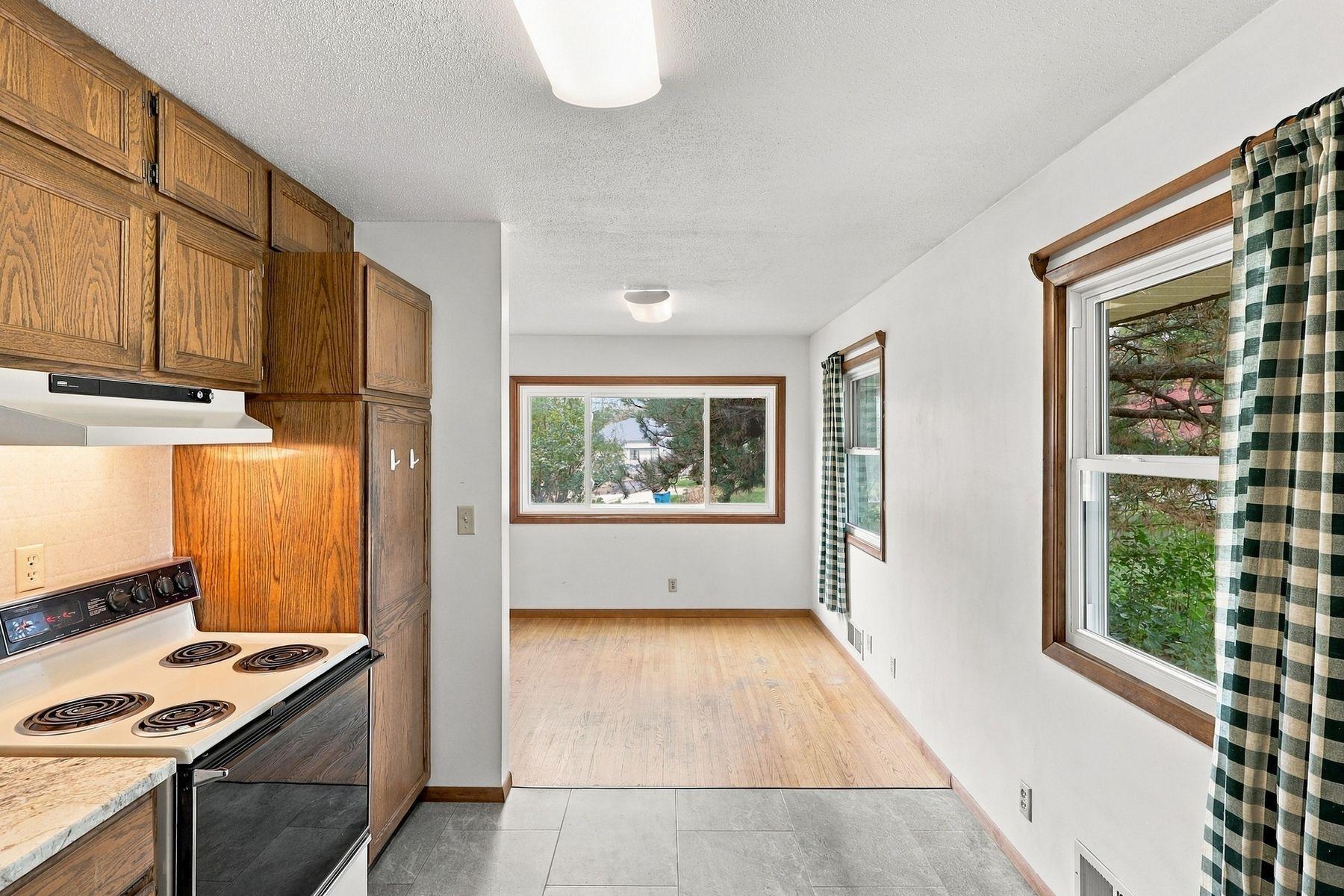View of Residential at 9087 Northwood Parkway, New Hope MN 55427, New Hope (16 of 37) - Mike Wilen | Minnesota Team Real Estate