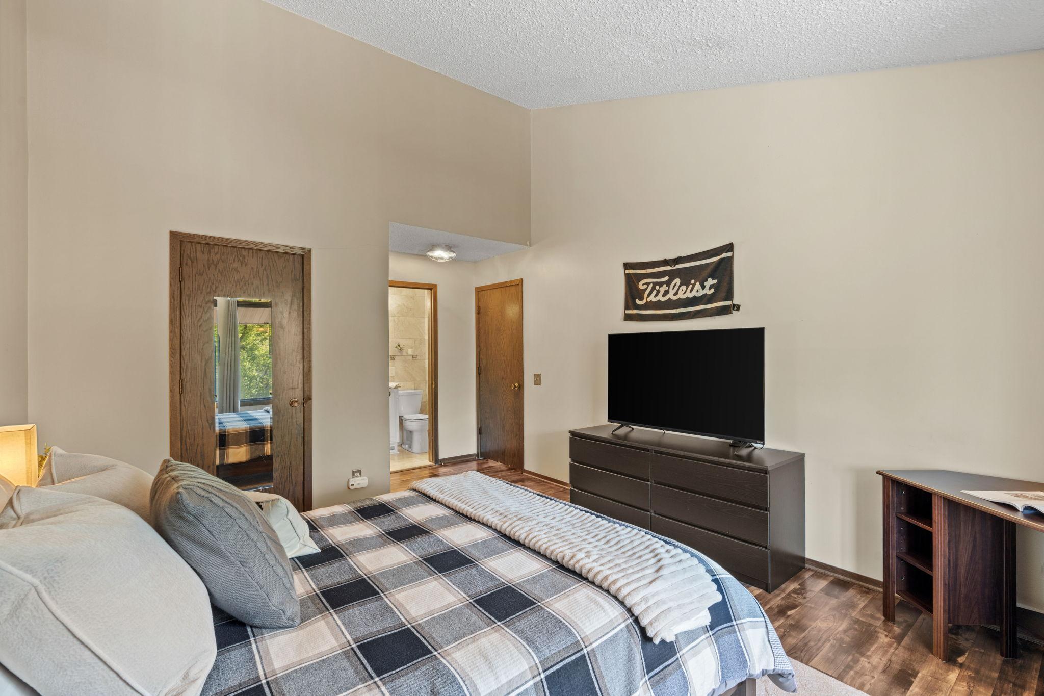 View of Residential at 14330 Fairway Drive, Eden Prairie MN 55344, Eden Prairie (24 of 37) - Mike Wilen | Minnesota Team Real Estate