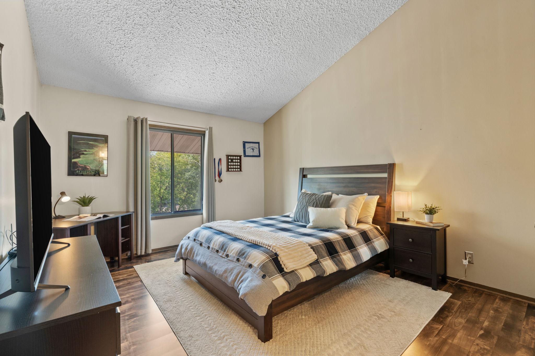 View of Residential at 14330 Fairway Drive, Eden Prairie MN 55344, Eden Prairie (23 of 37) - Mike Wilen | Minnesota Team Real Estate