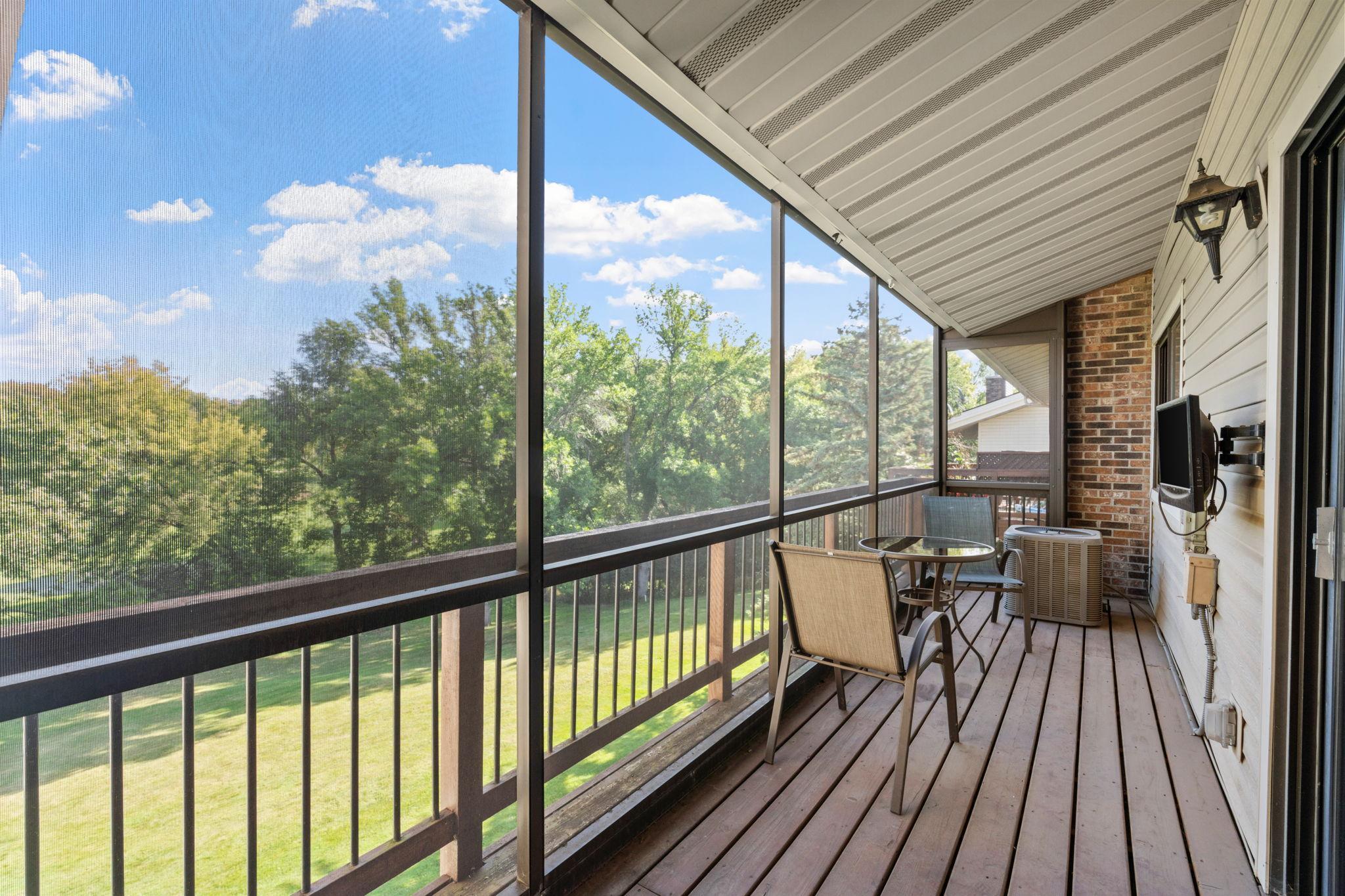 View of Residential at 14330 Fairway Drive, Eden Prairie MN 55344, Eden Prairie (21 of 37) - Mike Wilen | Minnesota Team Real Estate