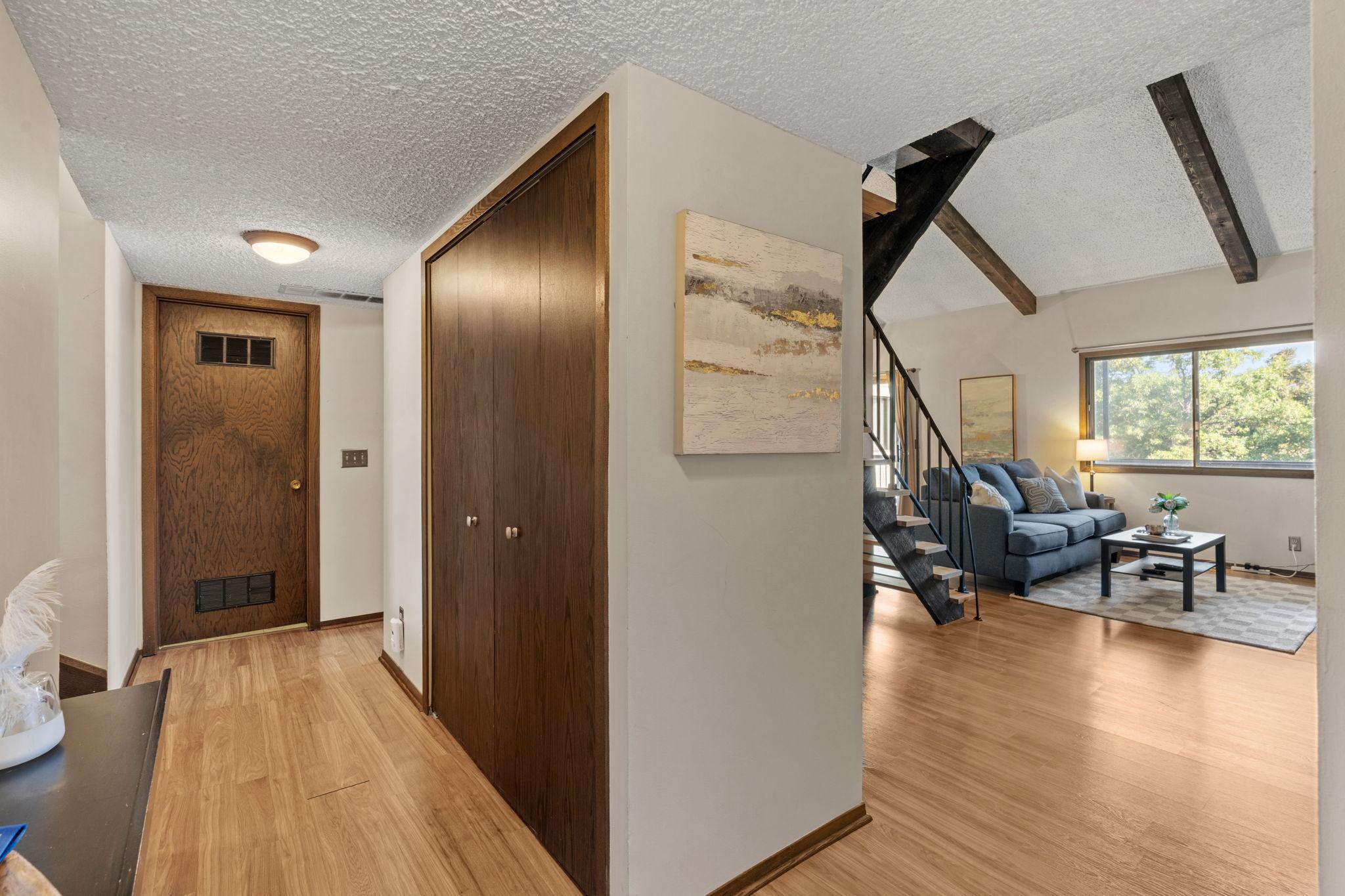 View of Residential at 14330 Fairway Drive, Eden Prairie MN 55344, Eden Prairie (8 of 37) - Mike Wilen | Minnesota Team Real Estate