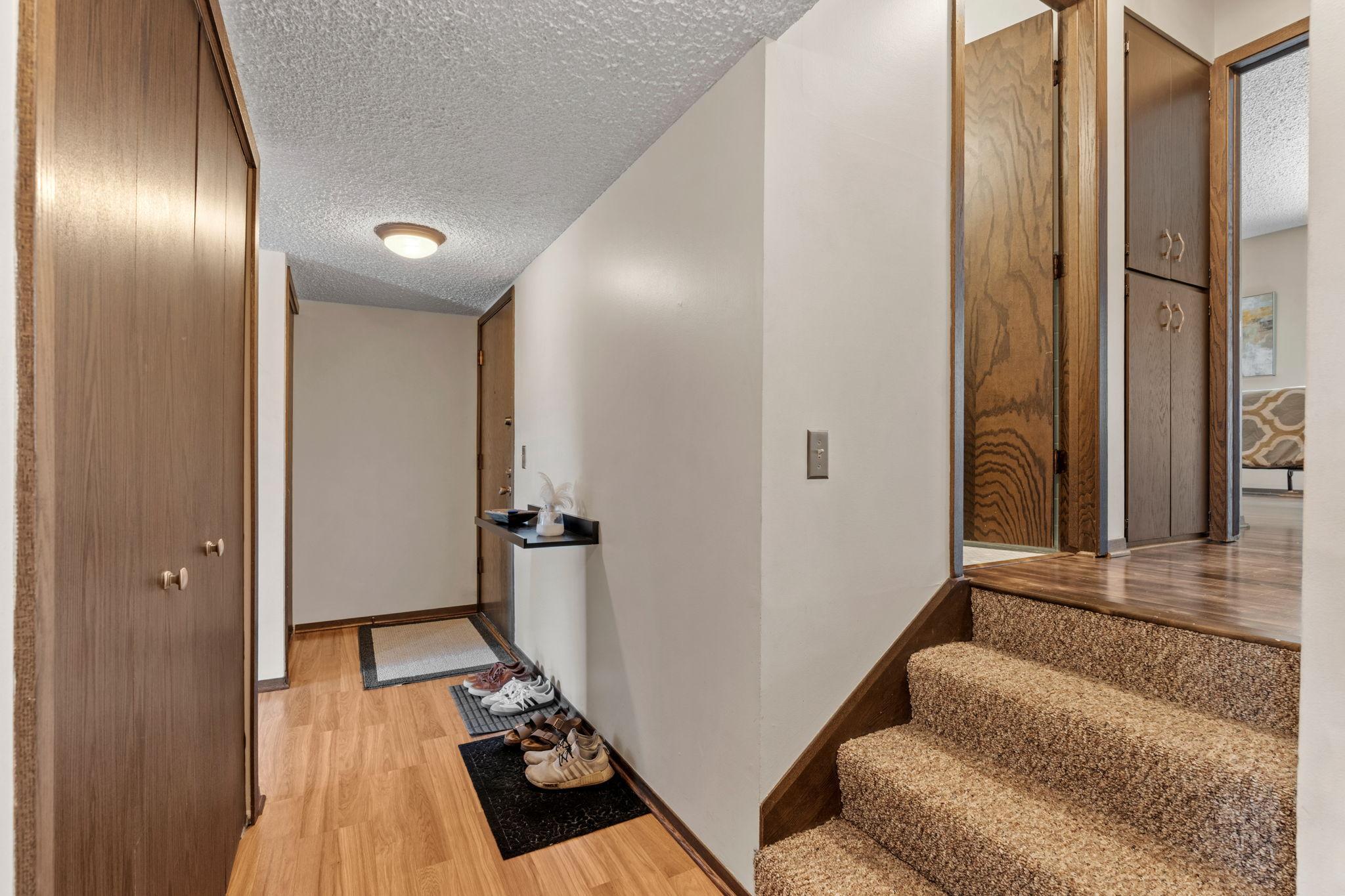 View of Residential at 14330 Fairway Drive, Eden Prairie MN 55344, Eden Prairie (7 of 37) - Mike Wilen | Minnesota Team Real Estate