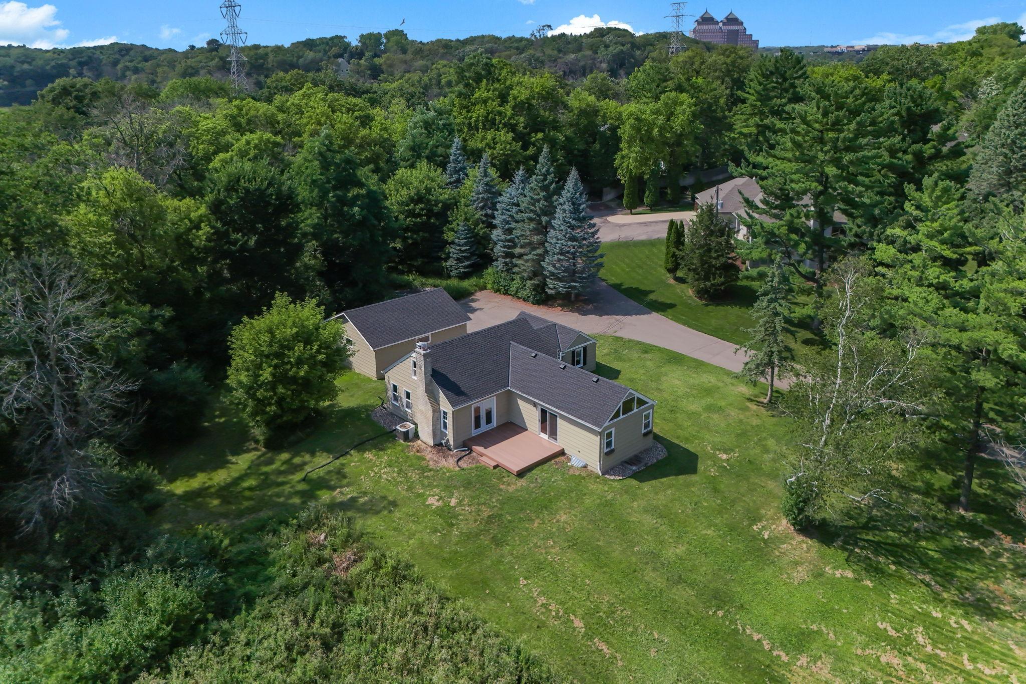 View of Residential at 1922 Oakland Road, Minnetonka MN 55305, Minnetonka (2 of 39) - Mike Wilen | Minnesota Team Real Estate
