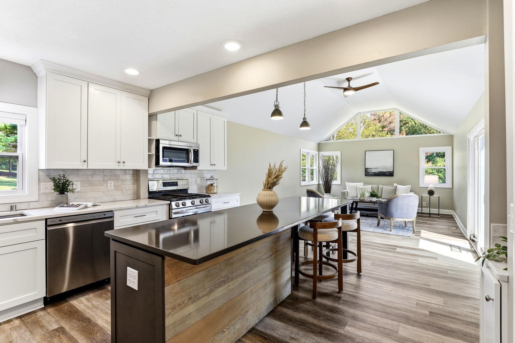 View of Residential at 1922 Oakland Road, Minnetonka MN 55305, Minnetonka (6 of 39) - Mike Wilen | Minnesota Team Real Estate
