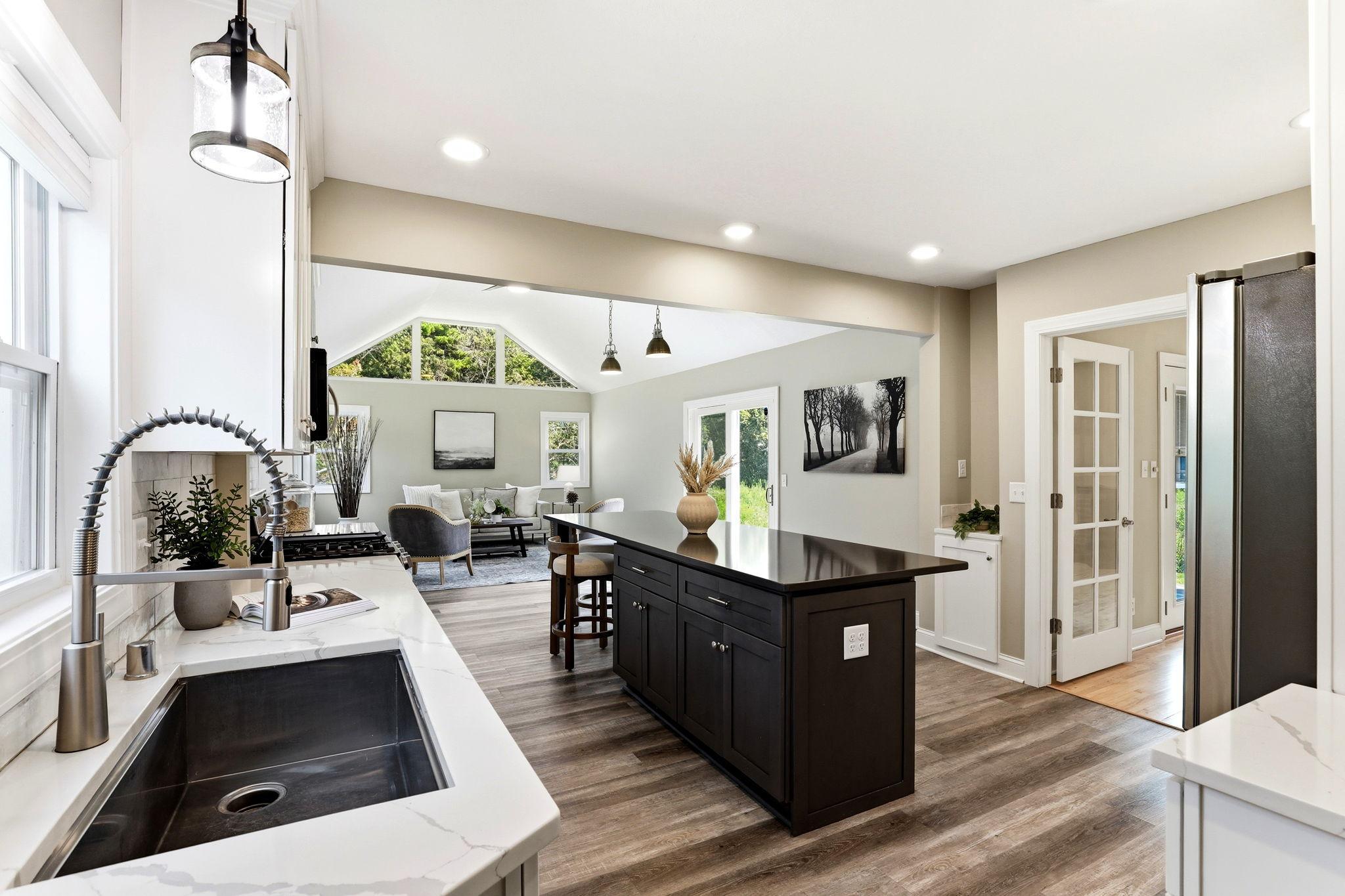 View of Residential at 1922 Oakland Road, Minnetonka MN 55305, Minnetonka (9 of 39) - Mike Wilen | Minnesota Team Real Estate