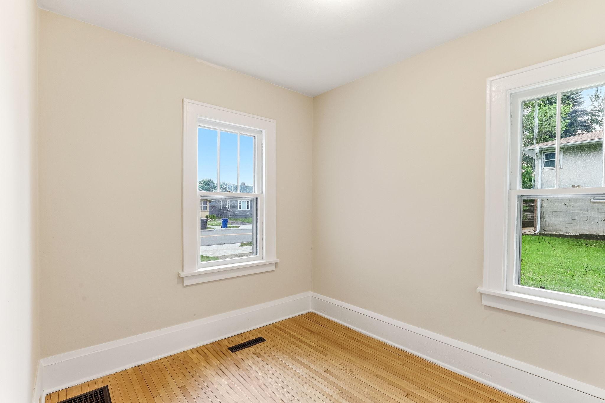 View of Residential at 1812 Minnehaha Avenue, Saint Paul MN 55119, Saint Paul (10 of 25) - Mike Wilen | Minnesota Team Real Estate