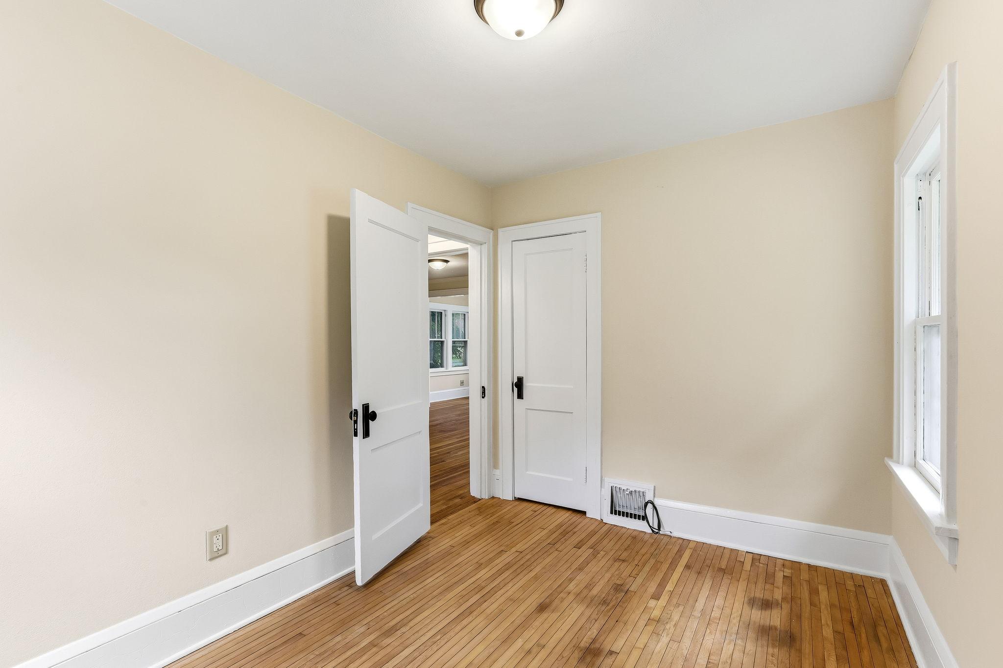 View of Residential at 1812 Minnehaha Avenue, Saint Paul MN 55119, Saint Paul (13 of 25) - Mike Wilen | Minnesota Team Real Estate