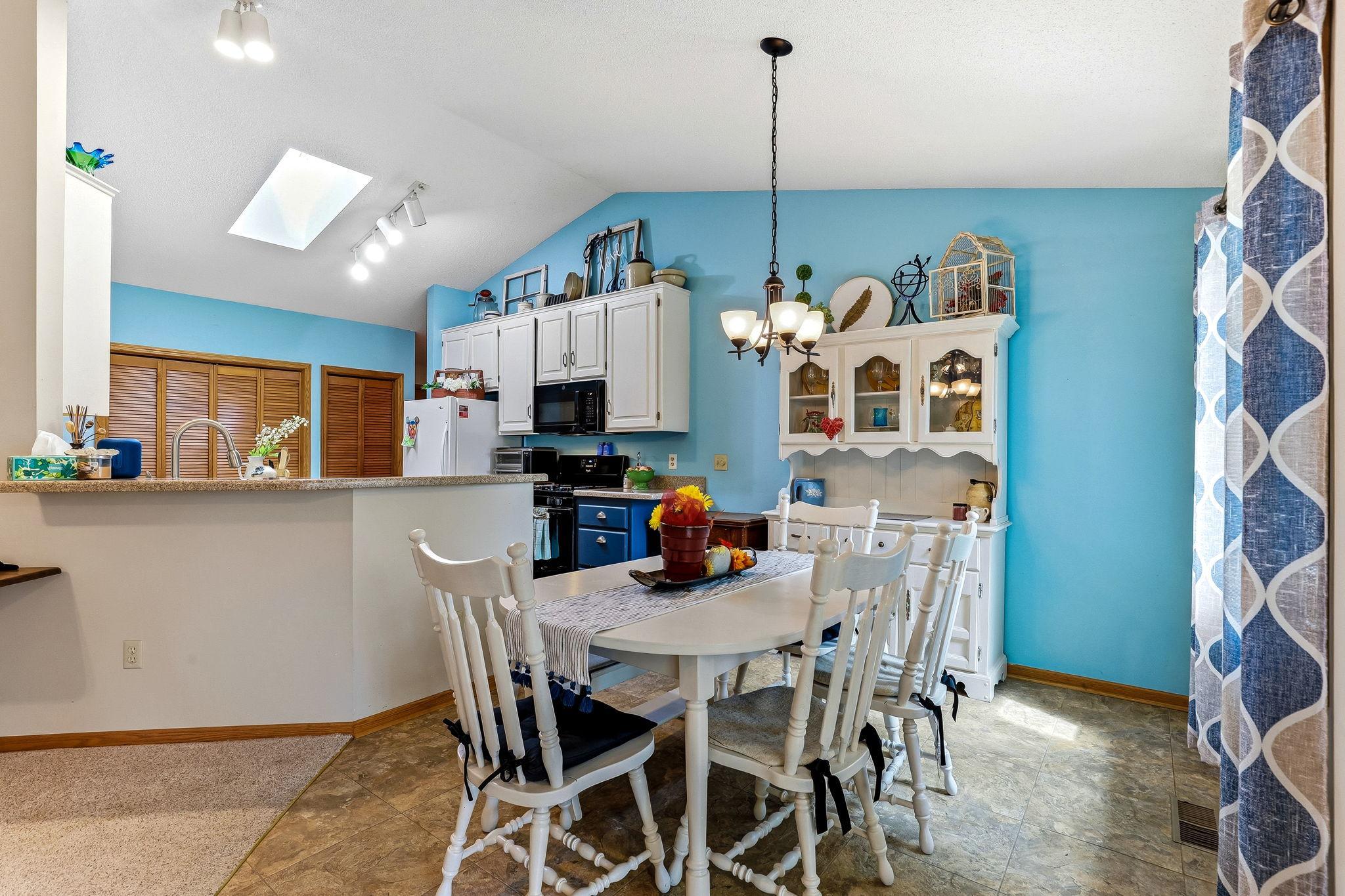 View of Residential at 9205 Yorkshire Lane, Brooklyn Park MN 55443, Brooklyn Park (9 of 31) - Mike Wilen | Minnesota Team Real Estate