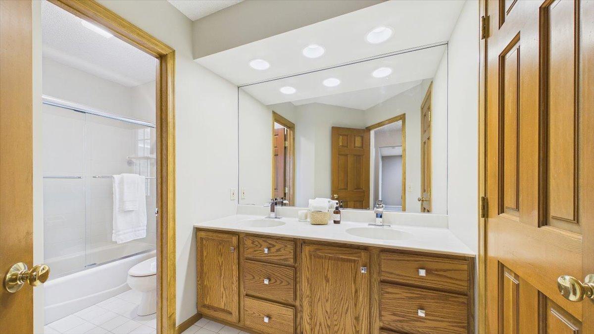 View of Residential at 4431 Snail Lake Boulevard, Shoreview MN 55126, Shoreview (52 of 92) - Mike Wilen | Minnesota Team Real Estate