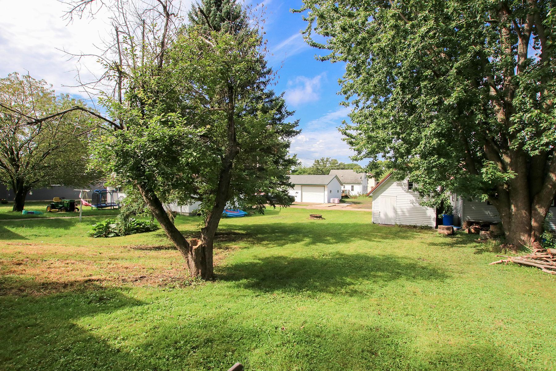 View of Residential at 826 Bradley Avenue, Gibbon MN 55335, Gibbon (12 of 18) - Mike Wilen | Minnesota Team Real Estate