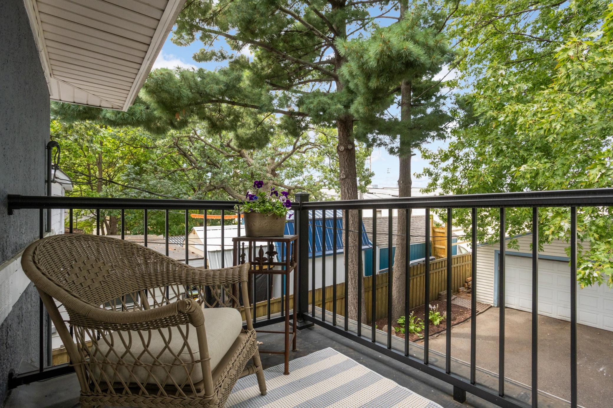 View of Residential at 877 Howell Street, Saint Paul MN 55104, Saint Paul (17 of 28) - Mike Wilen | Minnesota Team Real Estate