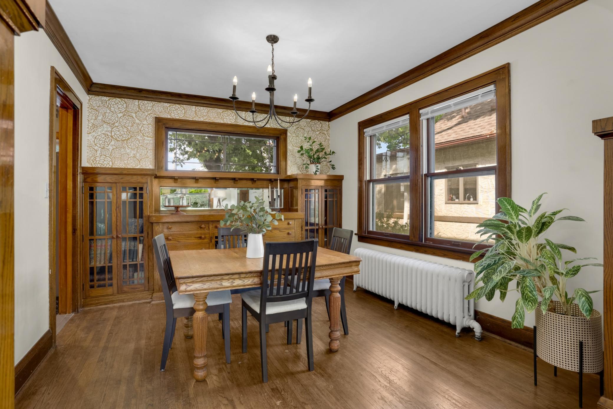 View of Residential at 877 Howell Street, Saint Paul MN 55104, Saint Paul (8 of 28) - Mike Wilen | Minnesota Team Real Estate
