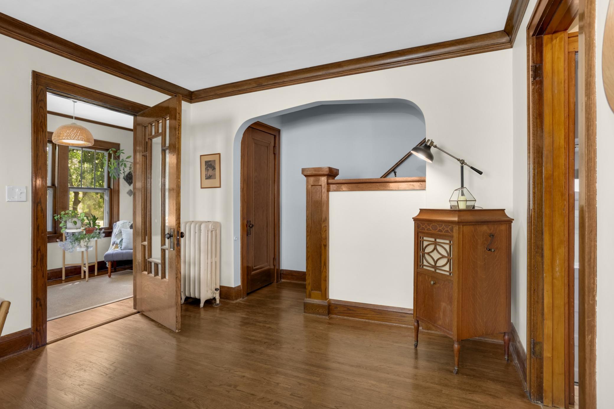 View of Residential at 877 Howell Street, Saint Paul MN 55104, Saint Paul (3 of 28) - Mike Wilen | Minnesota Team Real Estate