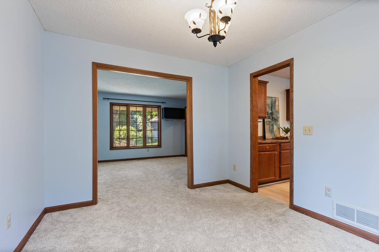 View of Residential at 8818 Belvedere Drive, Eden Prairie MN 55347, Eden Prairie (20 of 43) - Mike Wilen | Minnesota Team Real Estate