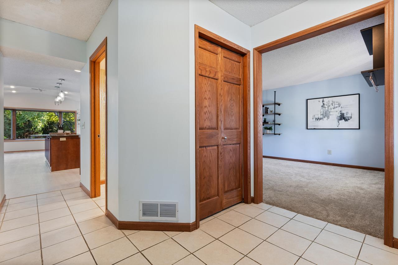 View of Residential at 8818 Belvedere Drive, Eden Prairie MN 55347, Eden Prairie (15 of 43) - Mike Wilen | Minnesota Team Real Estate