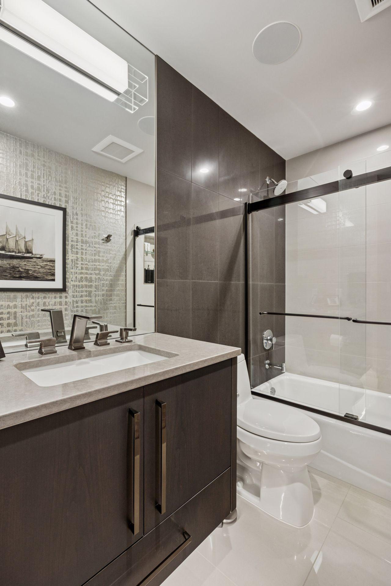 View of Residential at 1201 Yale Place #1110, Minneapolis MN 55403, Minneapolis (31 of 60) - Mike Wilen | Minnesota Team Real Estate