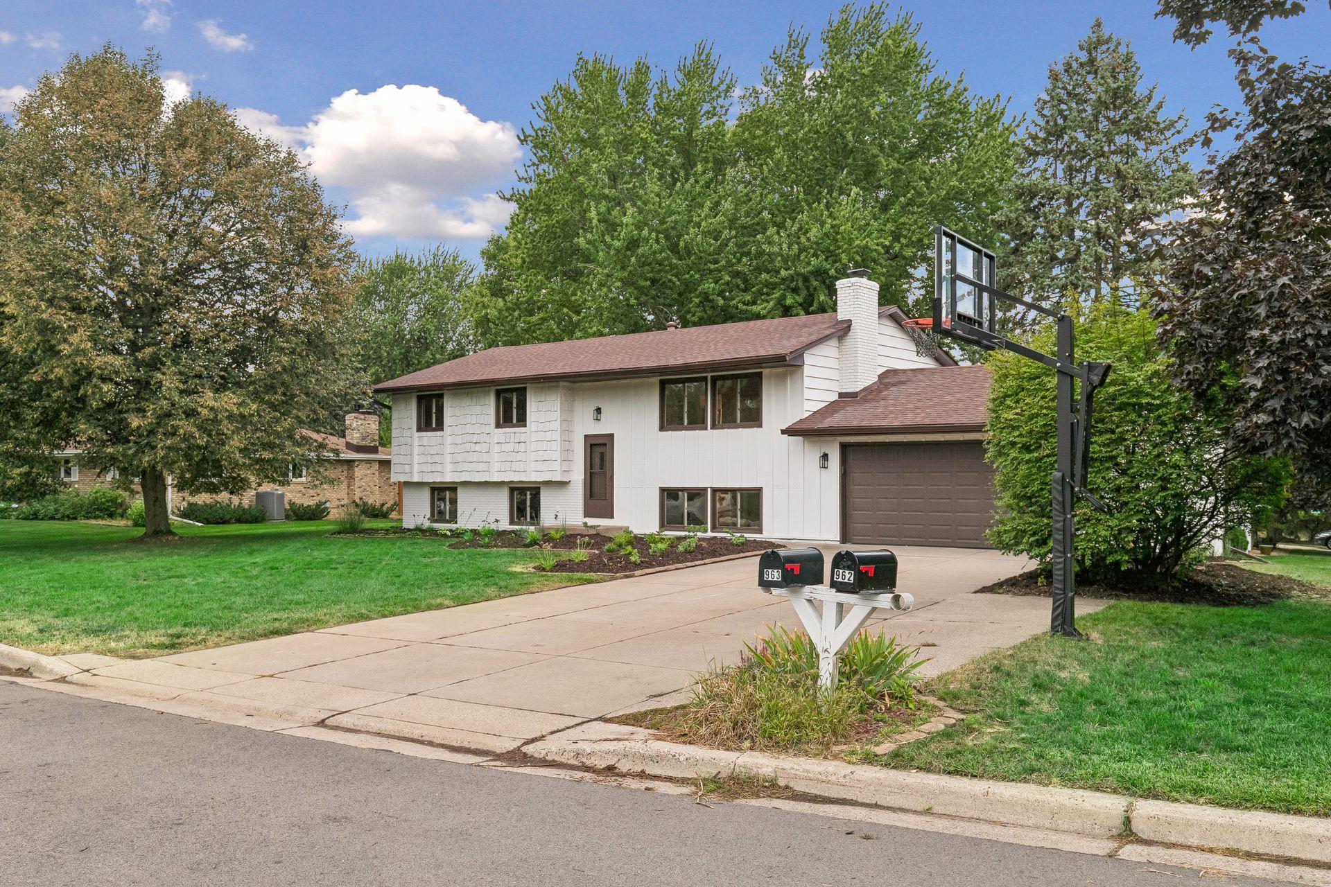 View of Residential at 963 Marnie Street, Maplewood MN 55119, Maplewood (46 of 72) - Mike Wilen | Minnesota Team Real Estate