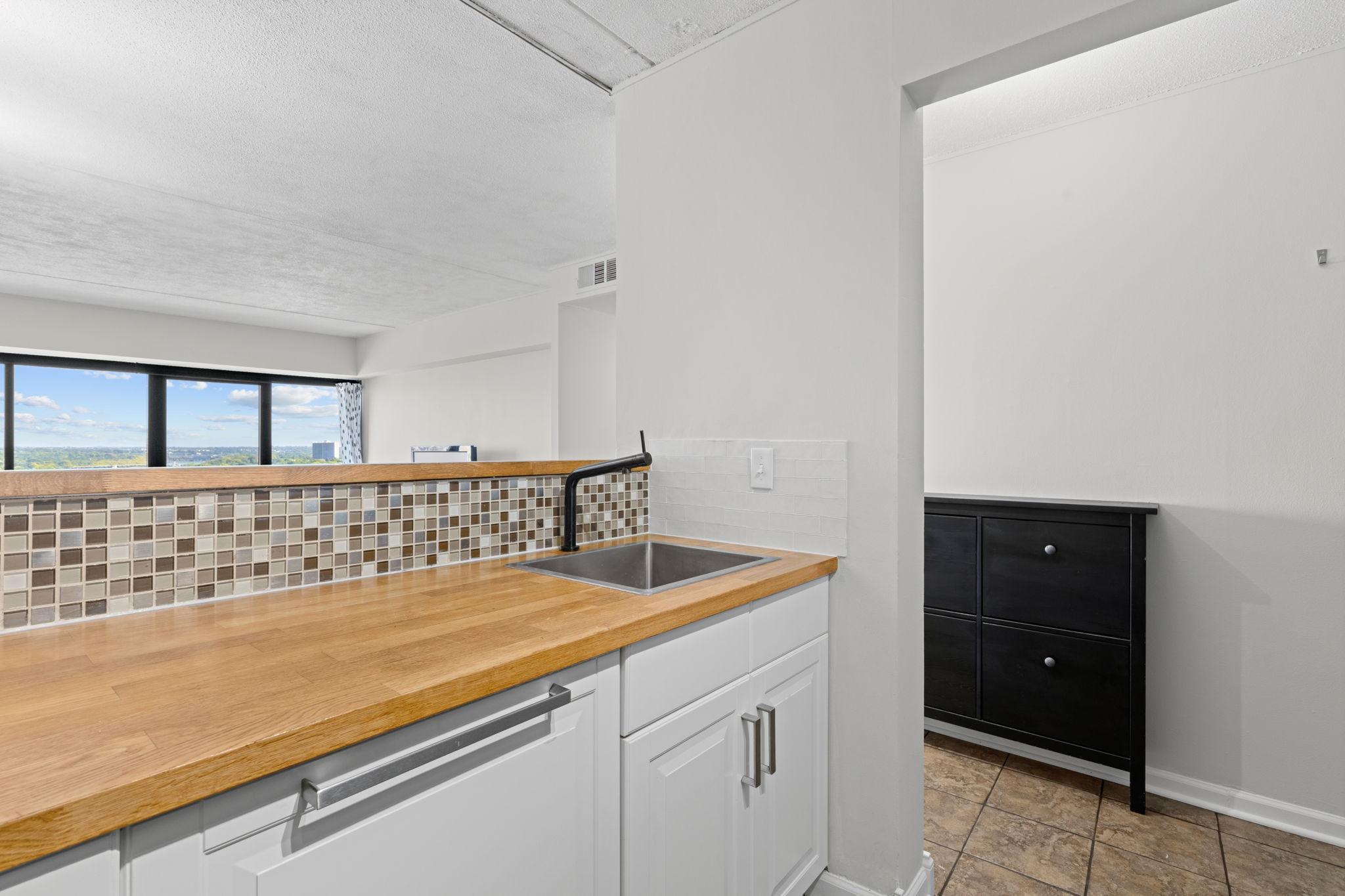 View of Residential at 1920 1st Street #1508, Minneapolis MN 55454, Minneapolis (11 of 31) - Mike Wilen | Minnesota Team Real Estate
