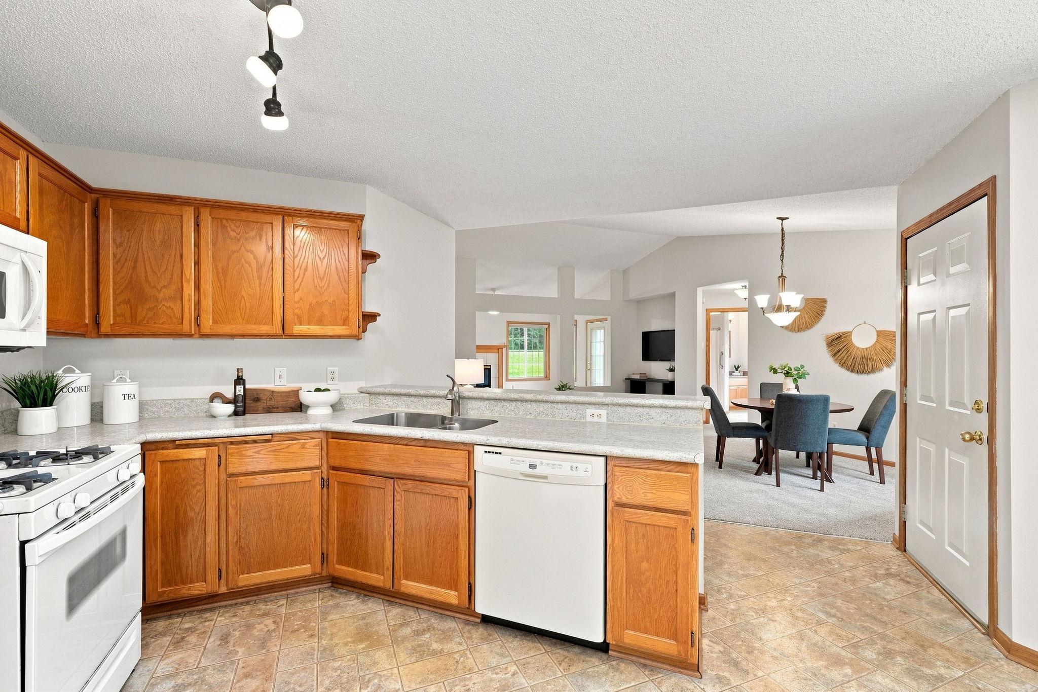 View of Residential at 8521 Telford Lane, Brooklyn Park MN 55443, Brooklyn Park (4 of 29) - Mike Wilen | Minnesota Team Real Estate