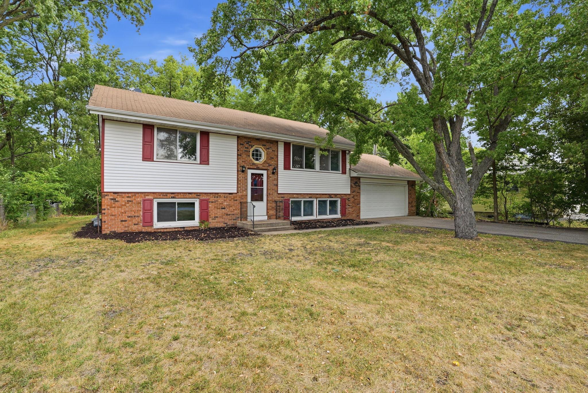 View of Residential at 2112 69th Avenue, Brooklyn Center MN 55430, Brooklyn Center (28 of 33) - Mike Wilen | Minnesota Team Real Estate