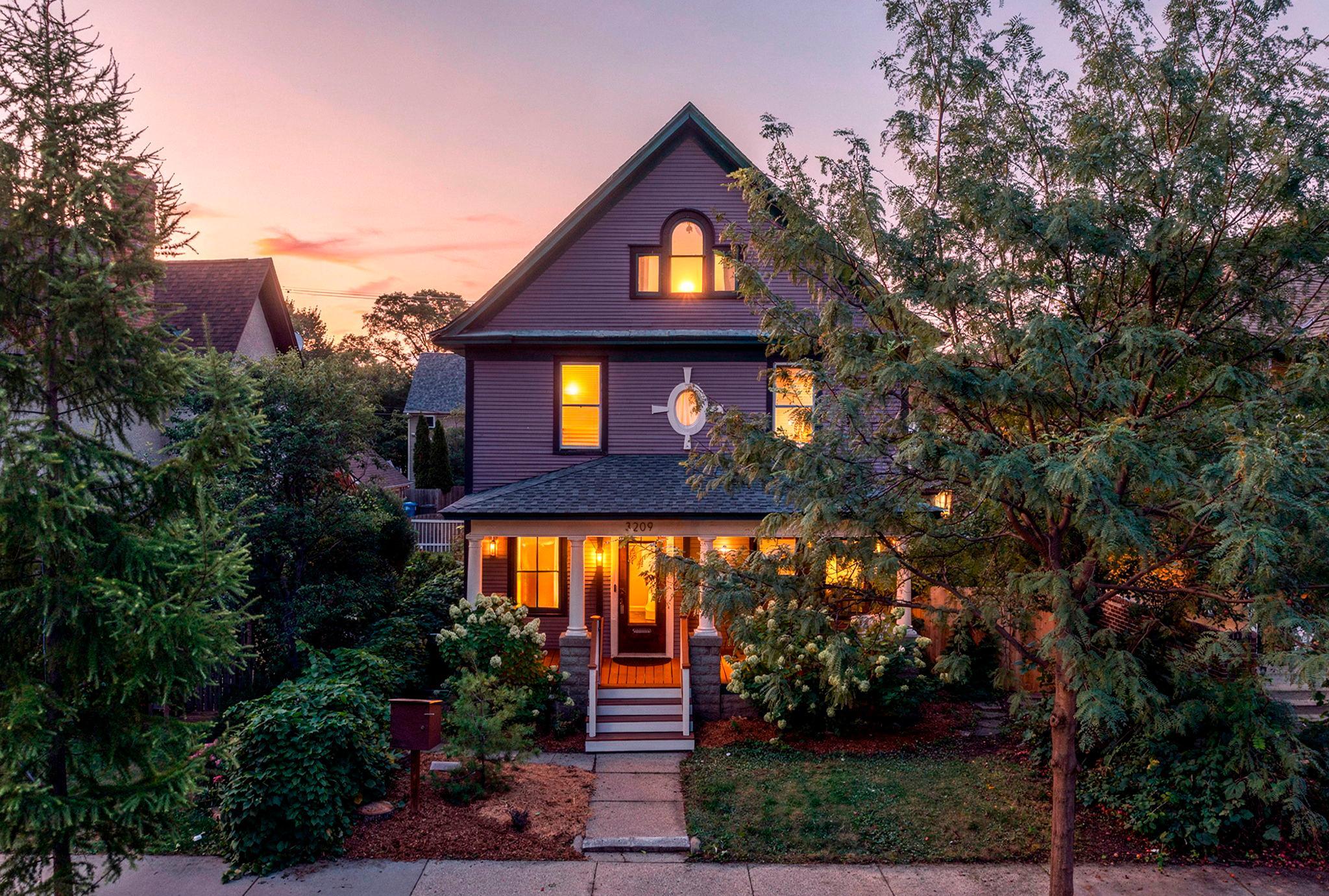 View of Single Family at 3209 Columbus Avenue, Minneapolis - Mike Wilen | Minnesota Team Real Estate